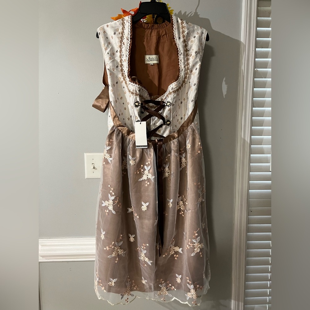 Oktoberfest Dirndl size 48 (18}